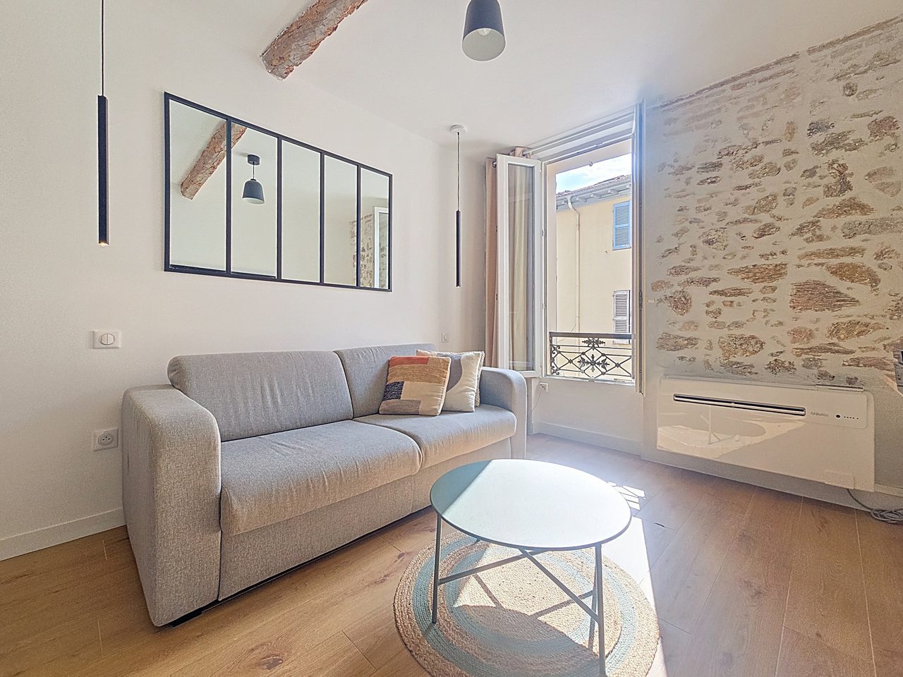 Elegant studio med karaktär i historiska Le Suquet – Cannes