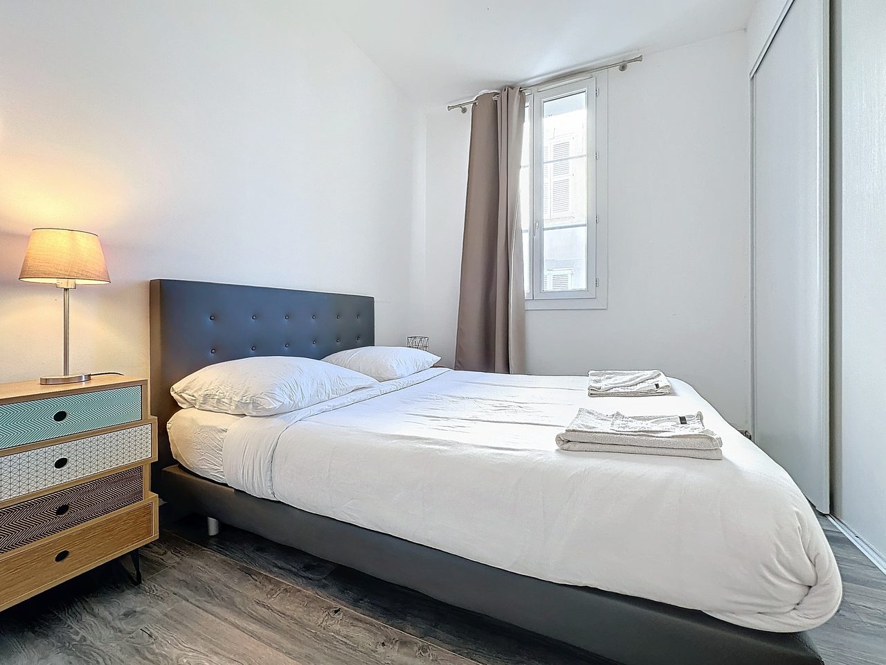 Charmig 2-rumslägenhet i hjärtat av Gamla Antibes