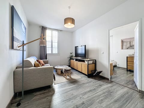 Charmig 2-rumslägenhet i hjärtat av Gamla Antibes