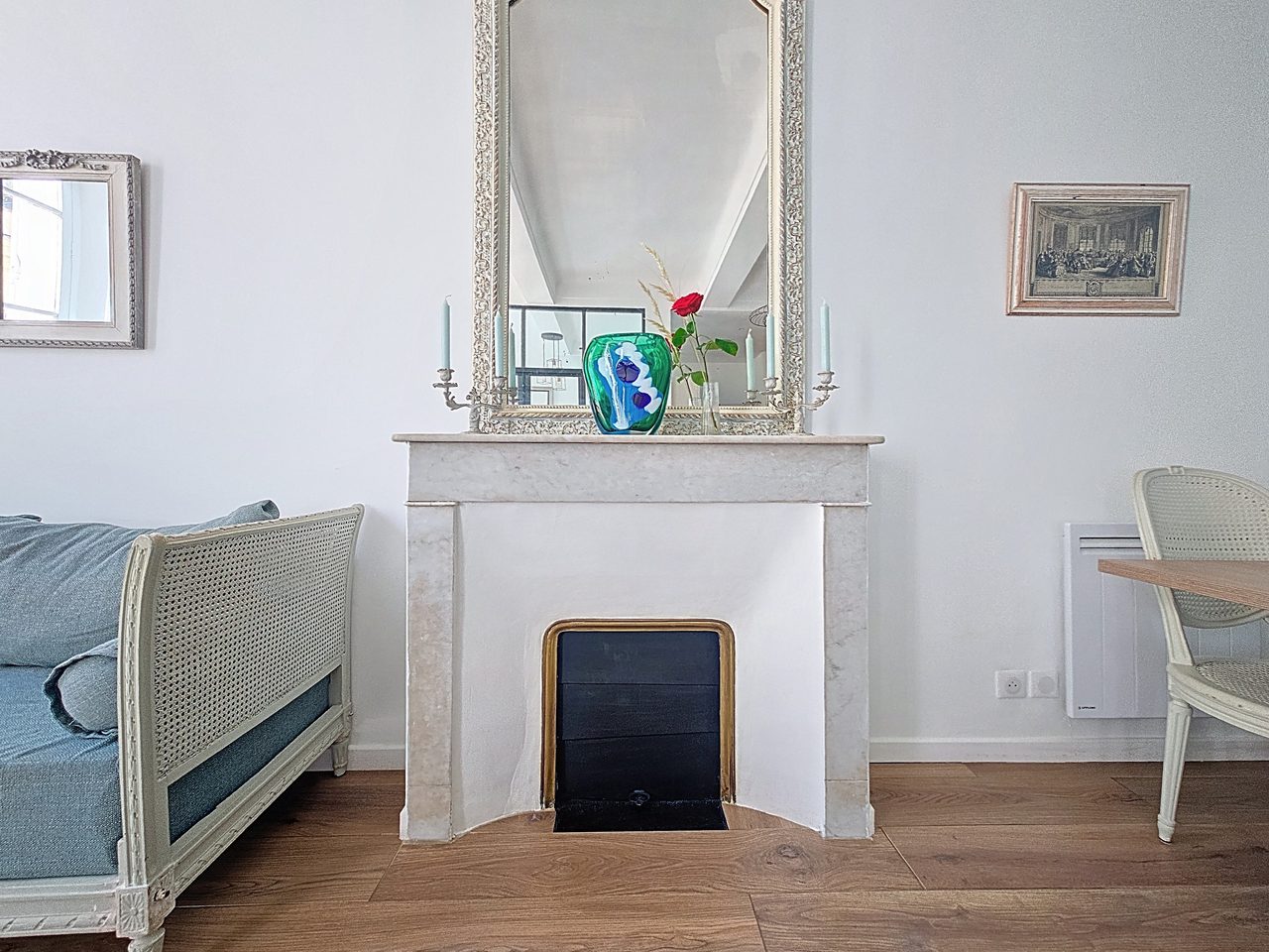 Charmig och totalrenoverad 3:a med terrass i Gamla stan Antibes