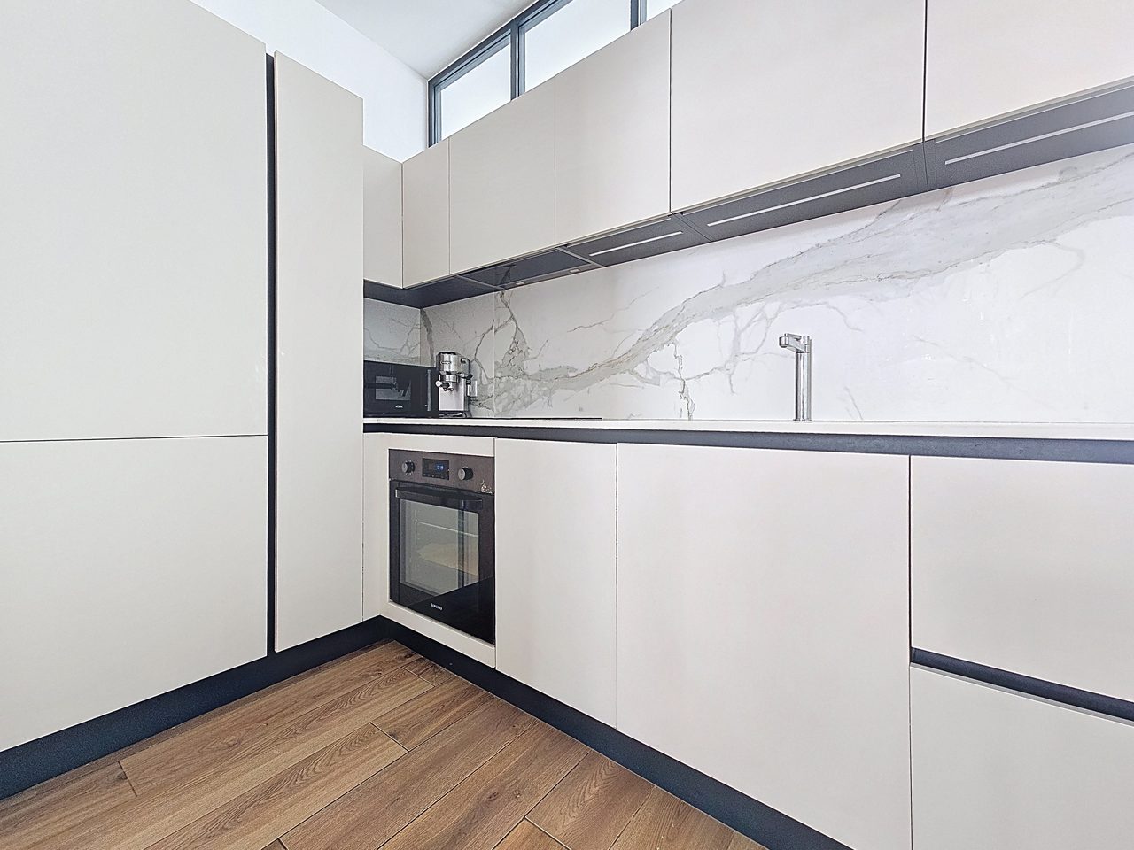 Charmig och totalrenoverad 3:a med terrass i Gamla stan Antibes