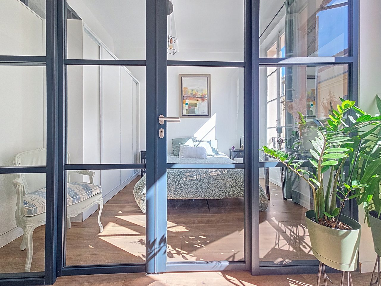 Charmig och totalrenoverad 3:a med terrass i Gamla stan Antibes