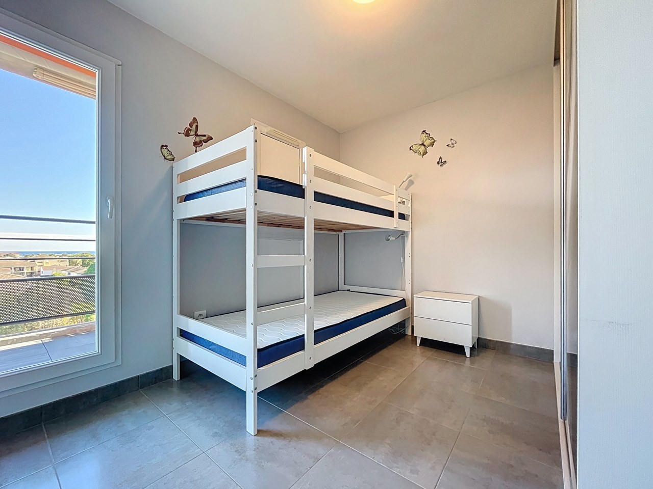 Exklusiv trea med havsutsikt i lyxig residens