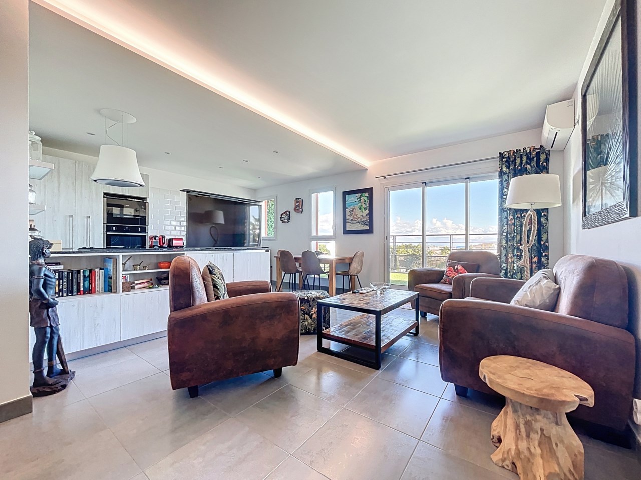 Exklusiv trea med havsutsikt i lyxig residens