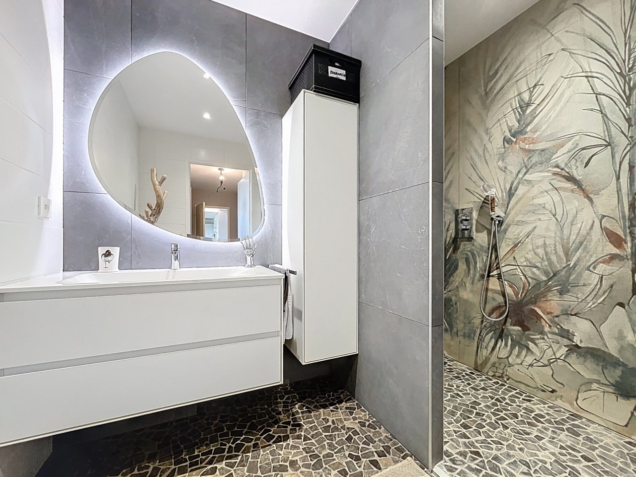 Exklusiv trea med havsutsikt i lyxig residens