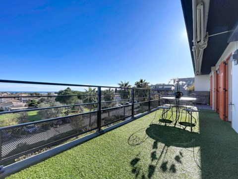 Exklusiv trea med havsutsikt i lyxig residens