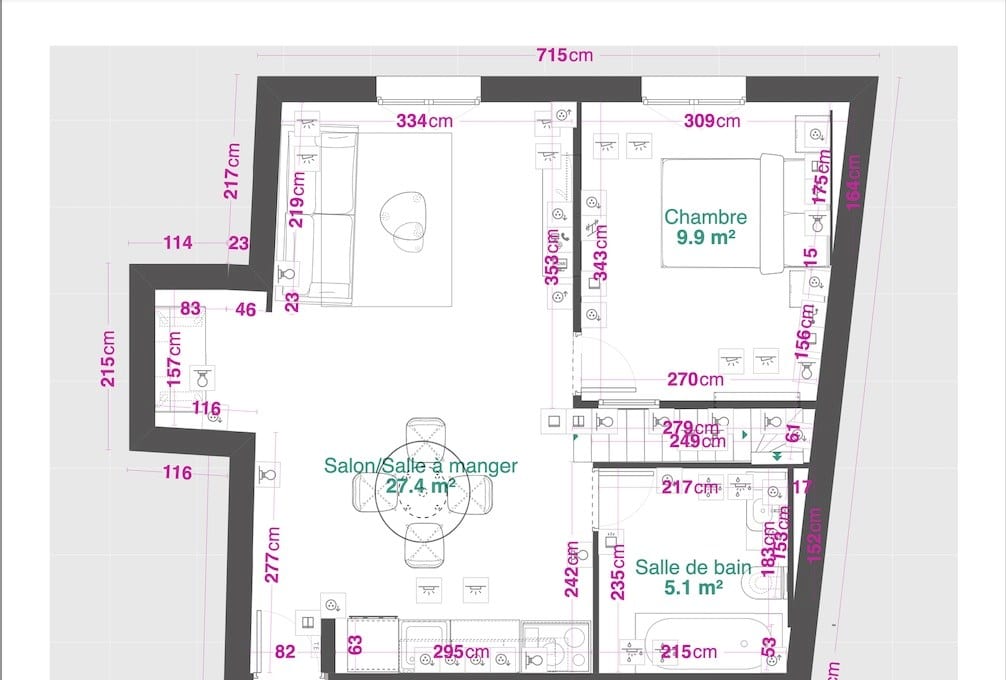 Nyrenoverad lägenhet på Place Nationale i Gamla stan Antibes