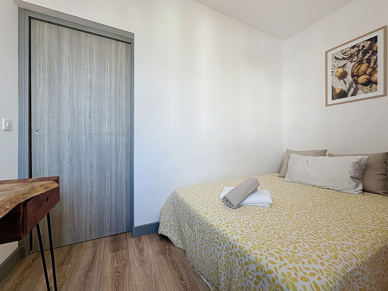 Ljus 3-rumslägenhet högst upp i charmiga Gamla stan, Antibes