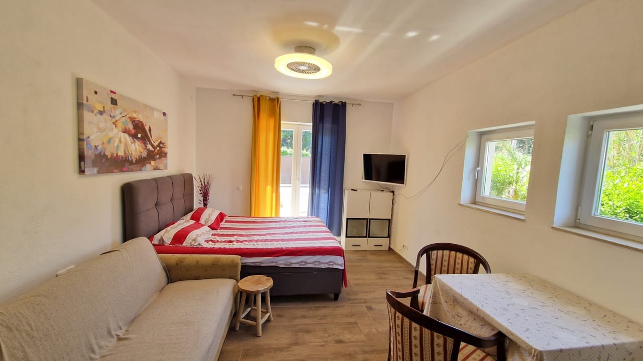 Hus 1:a raden till havet Banj på ön Pašman, Zadar skärgård