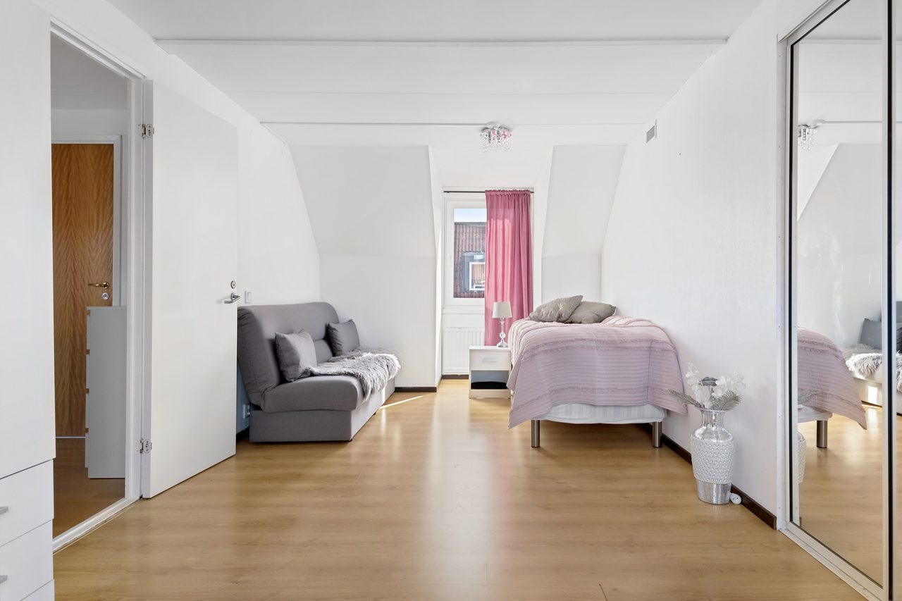 Ängsgårdsvägen 77