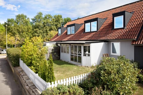 Ängsgårdsvägen 77