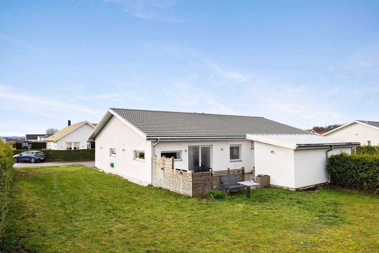 Jordgubbsvägen 24A & 24B