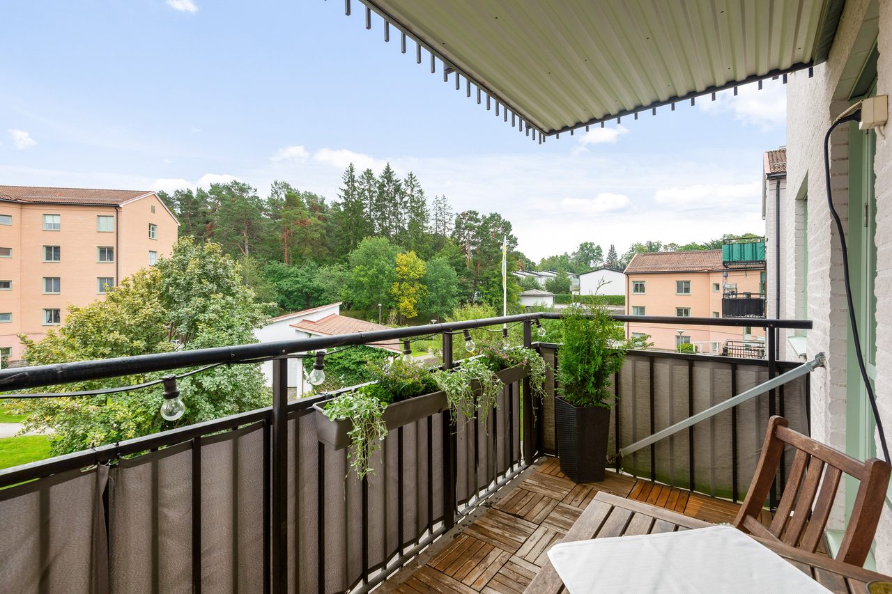 Bäckbornas väg 11
