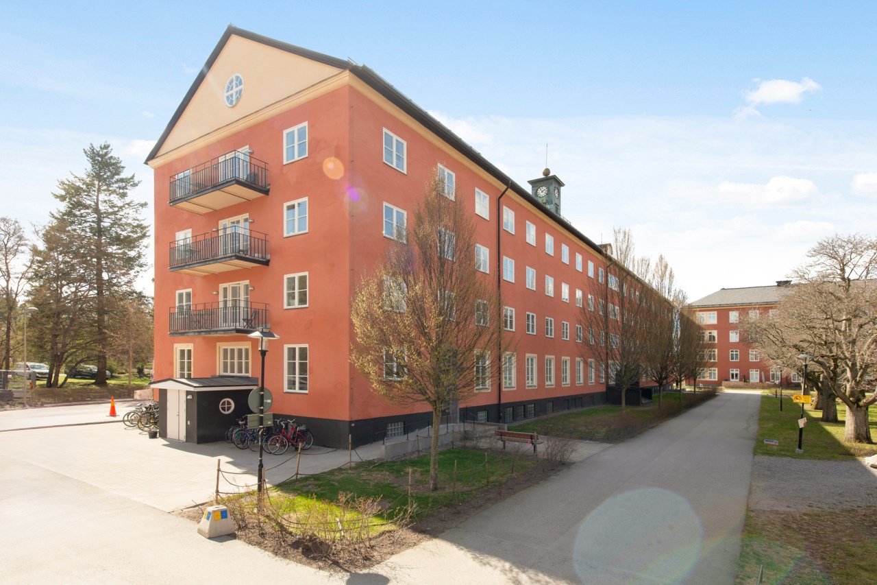 Follingbogatan 18