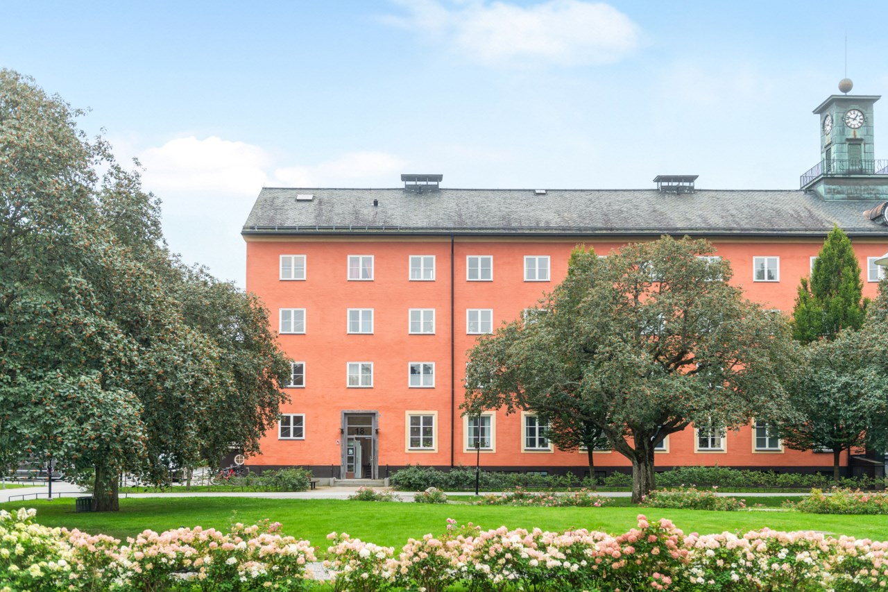 Follingbogatan 18