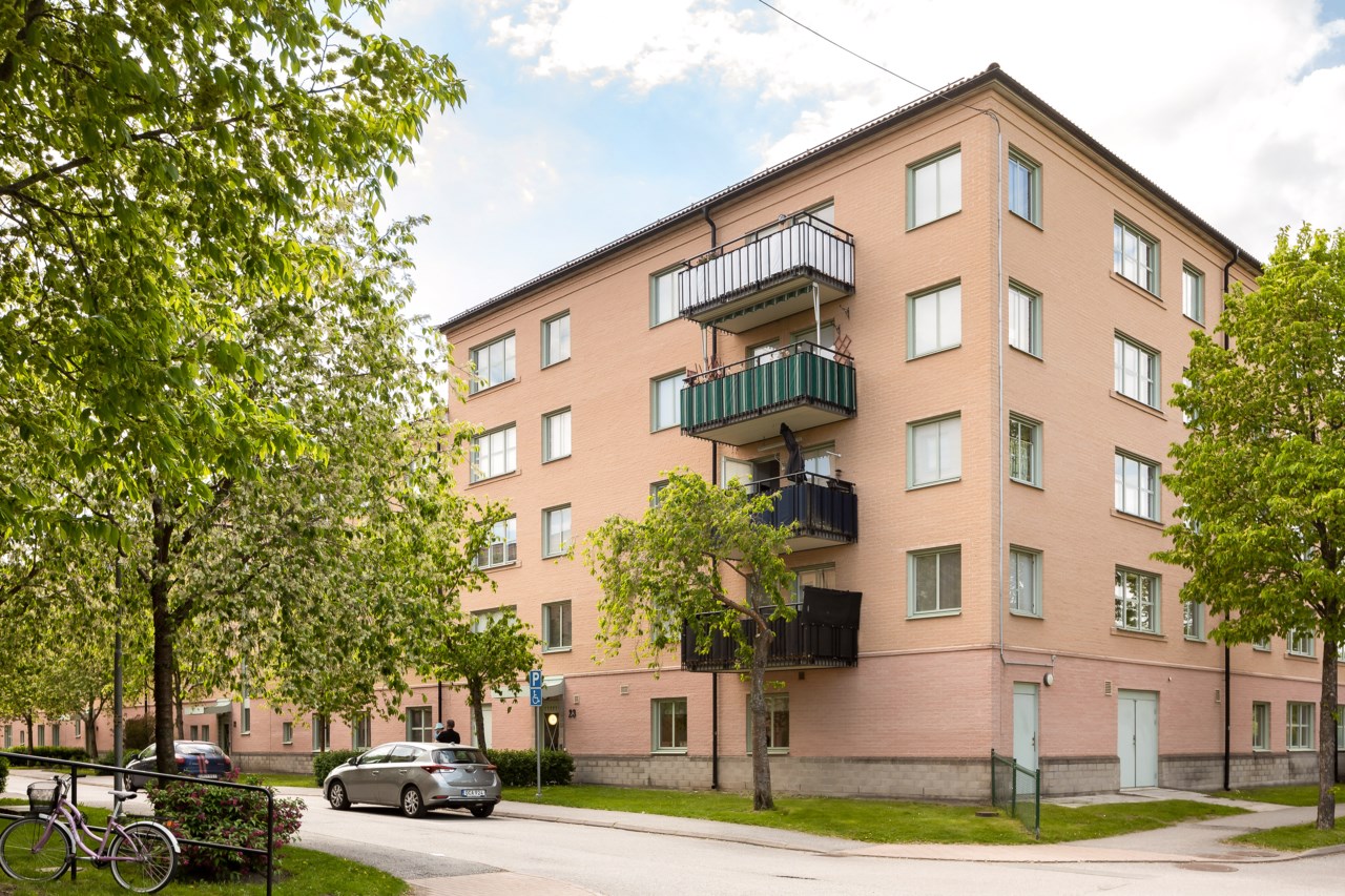 Bäckbornas väg 19