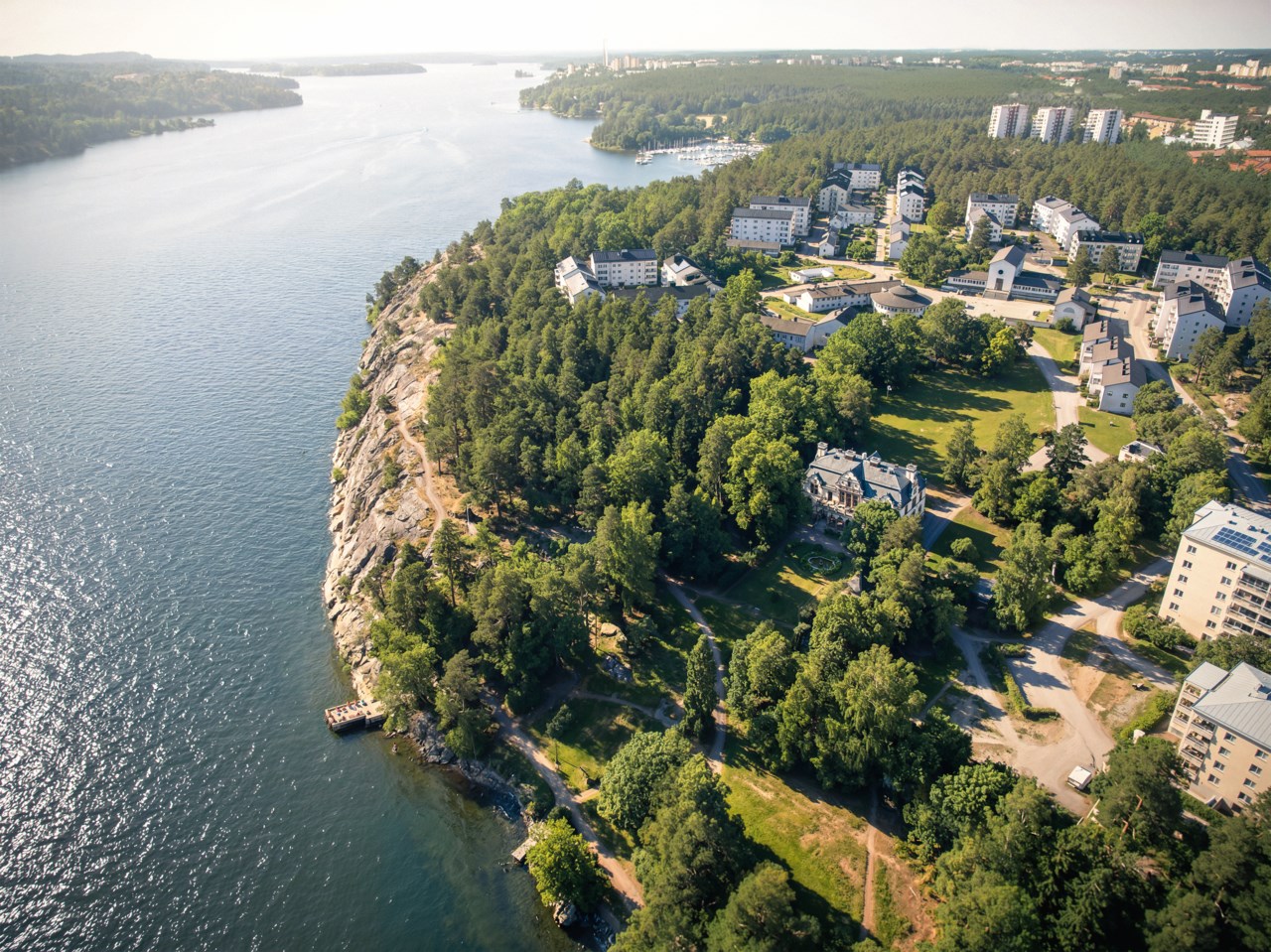 Bild 2 från Svenska Mäklarhuset
