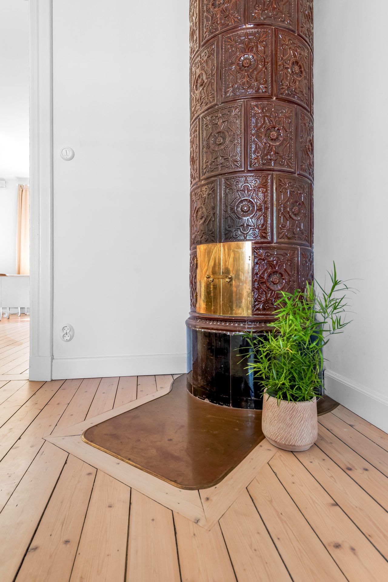 Plan 2 kakelugn lägenhet 3 rok