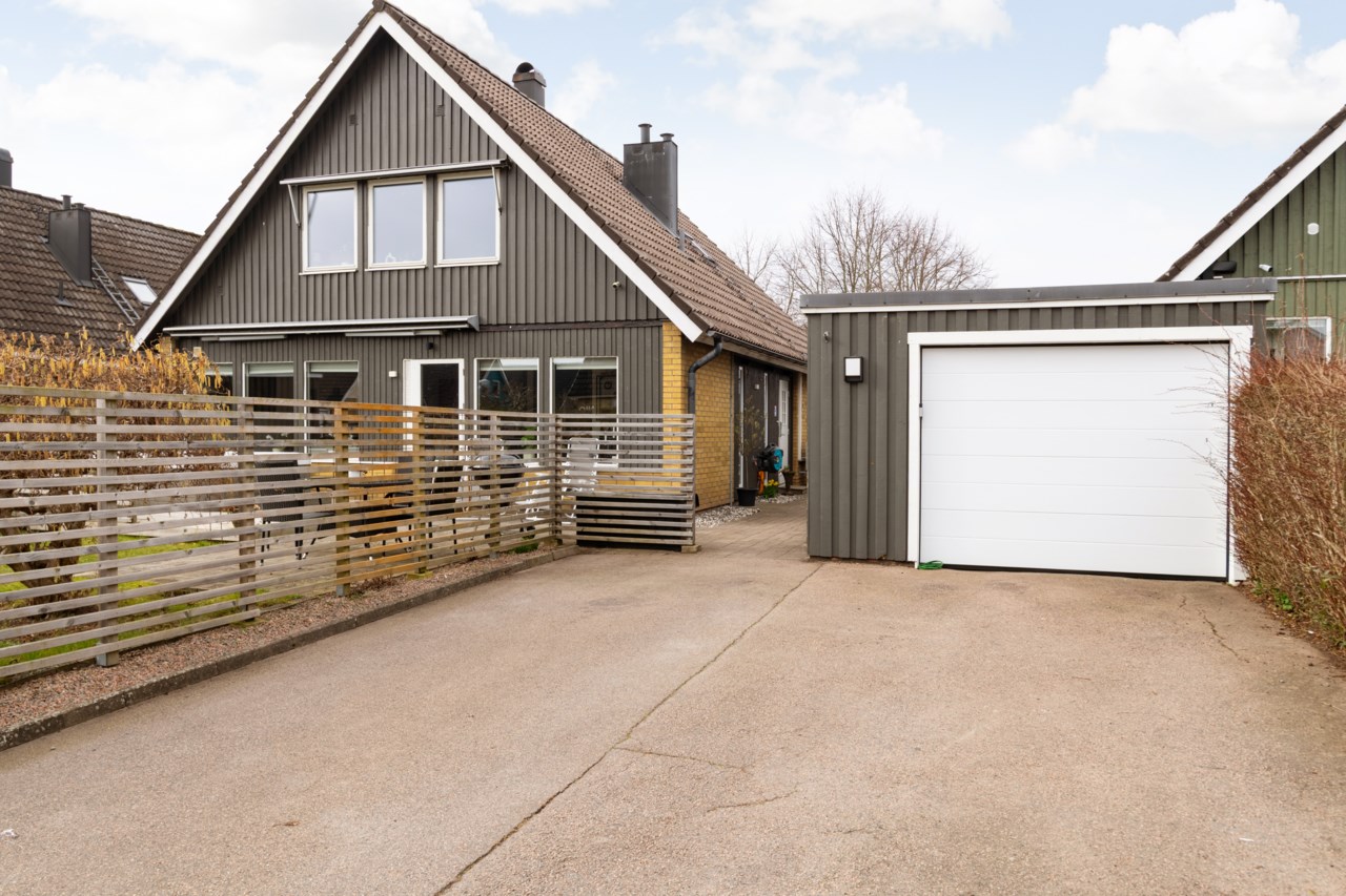 Körsbärsvägen 14