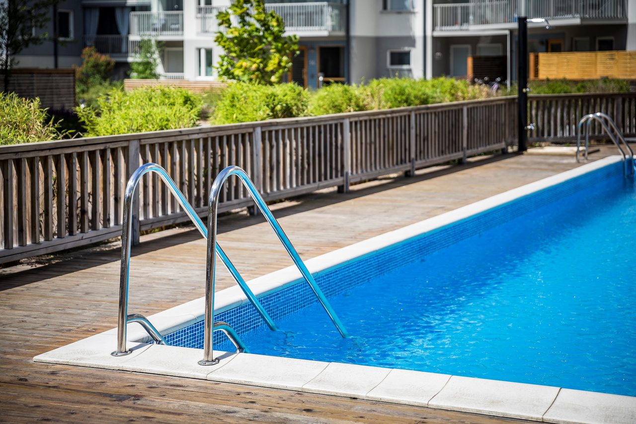 Föreningens uppvärmda utomhuspool