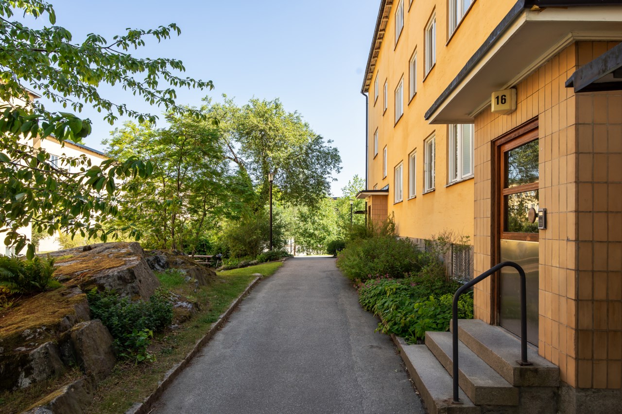 Kransbindarvägen 16