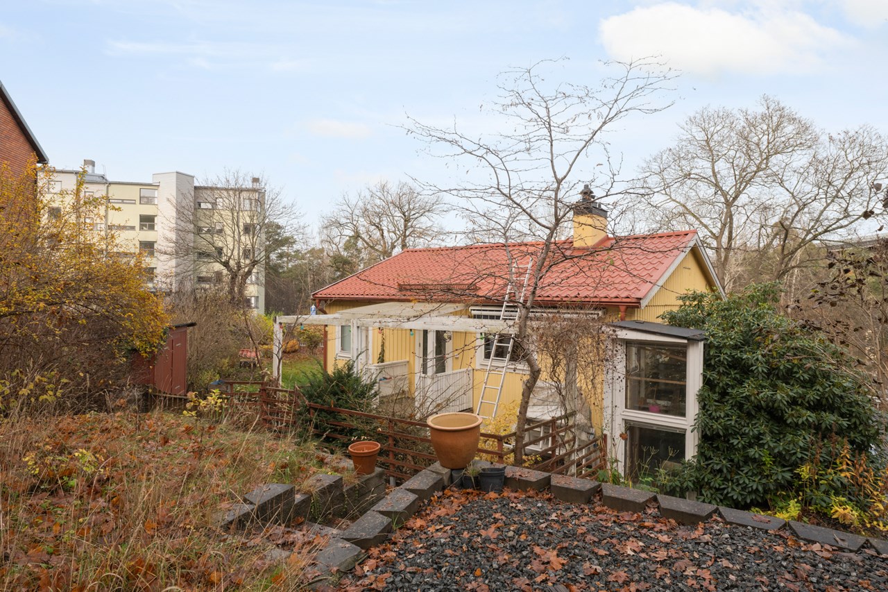 Blommensbergsvägen 101