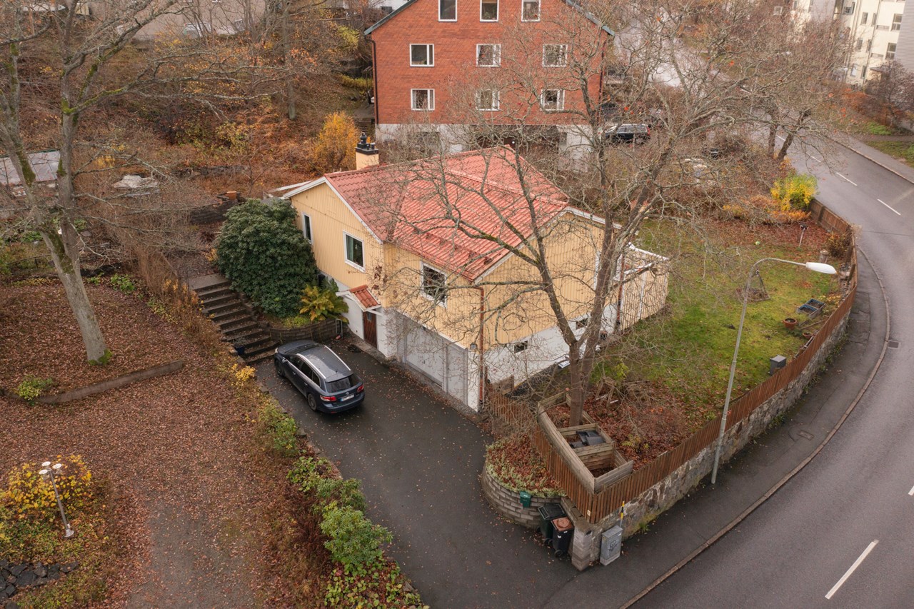 Blommensbergsvägen 101