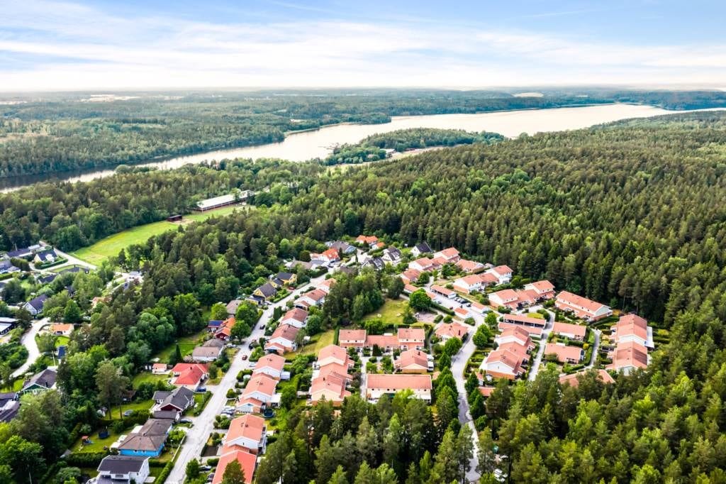 Lågupplöst Området mot skogen och nära Mälaren