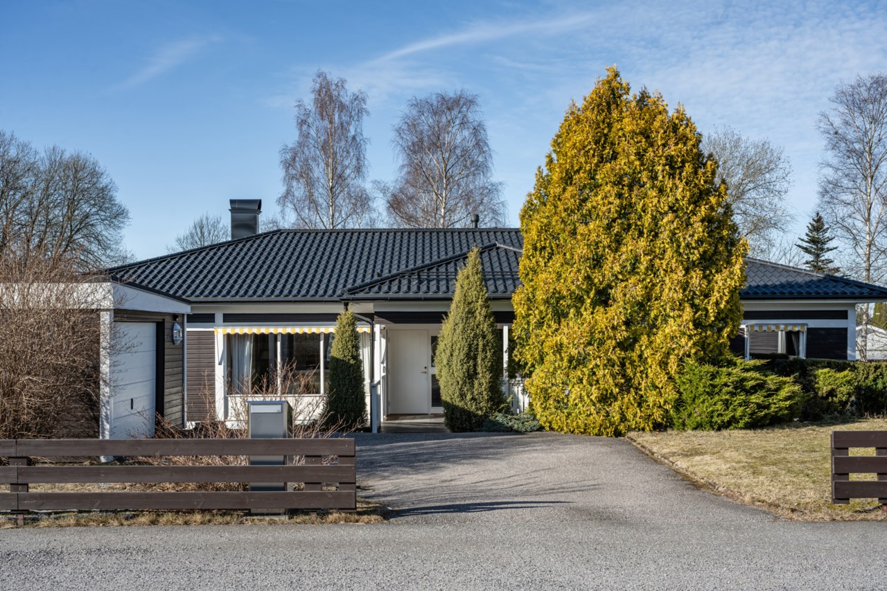 Trombvägen 25