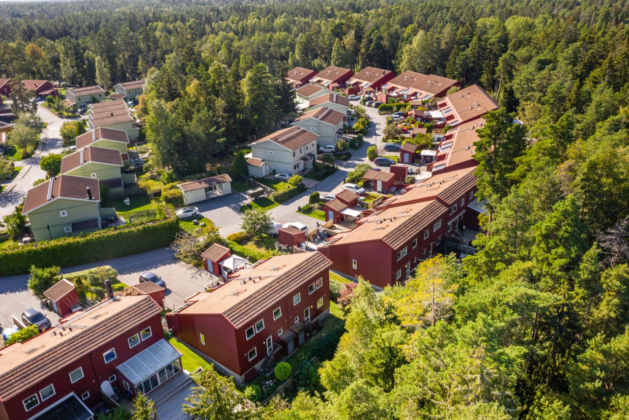 Ruskvädersgränd 15