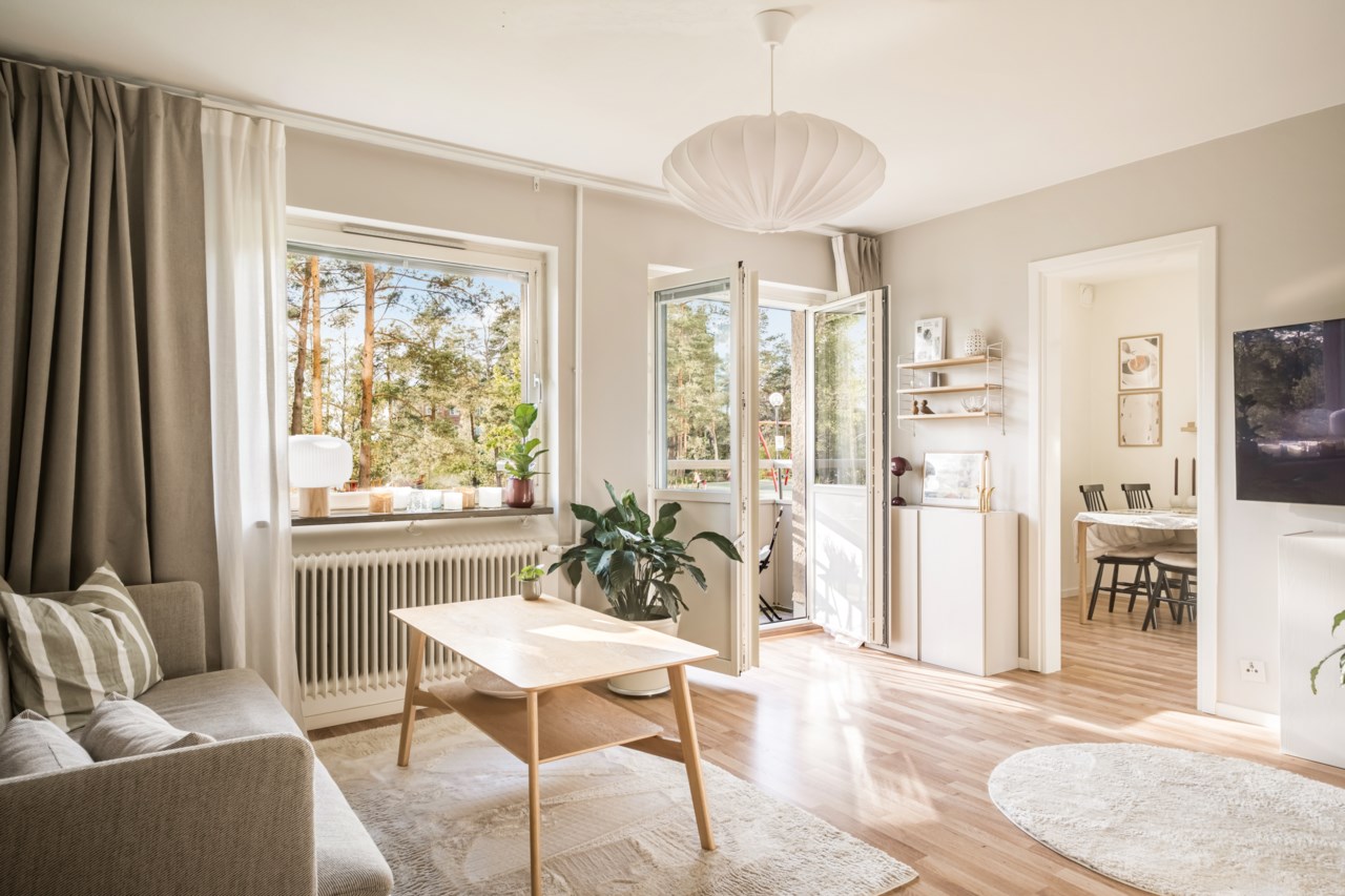 Emaljvägen 8