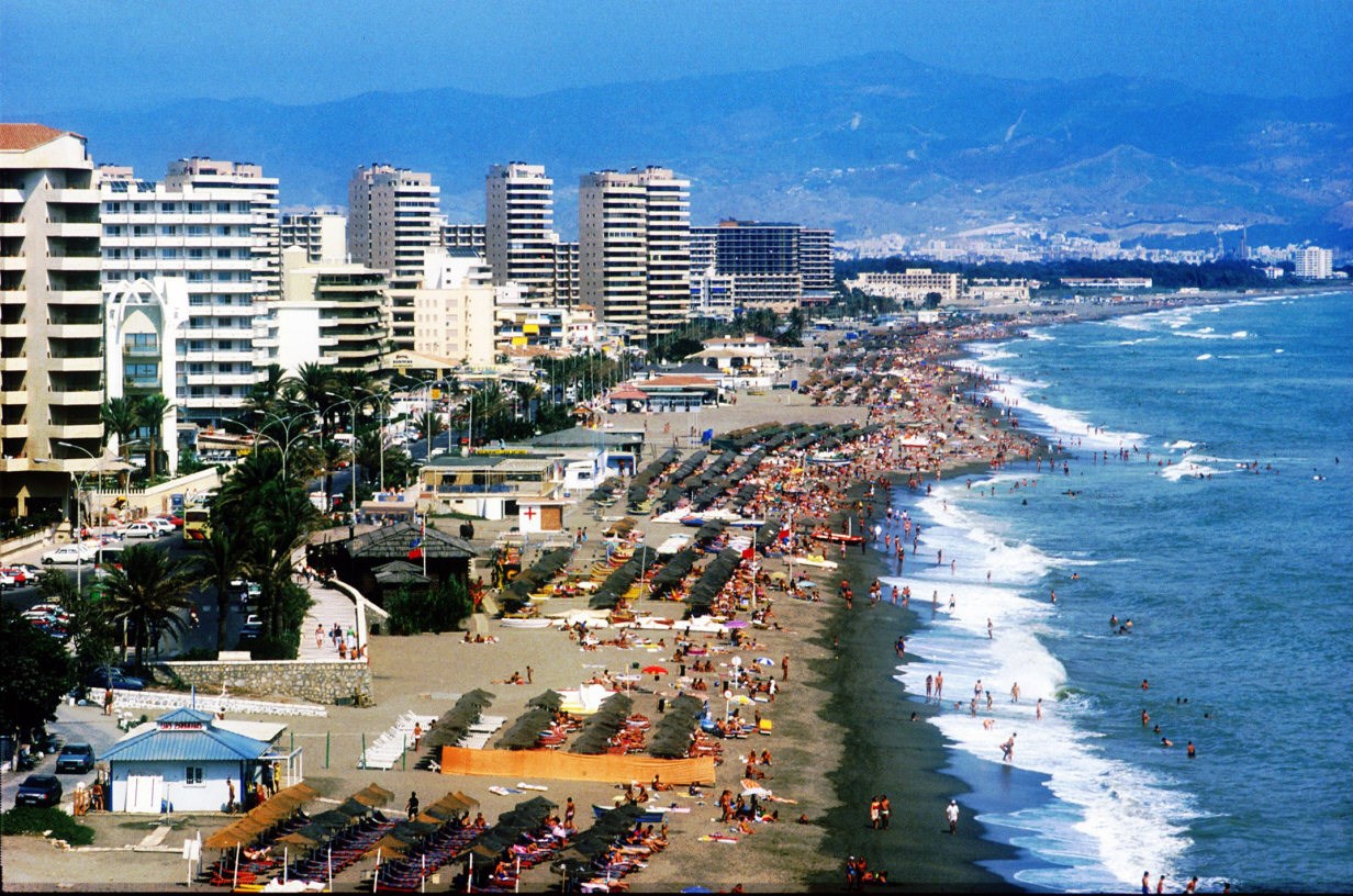 Middel Views III-Nära stranden i Fuengirola!