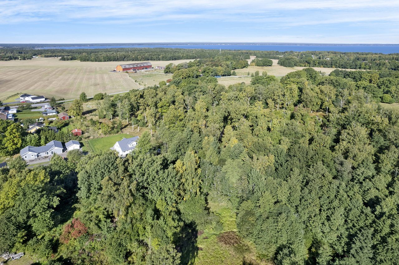 Med närhet både till barnomsorg, idrottsanläggning och Nordkrokens badplats.