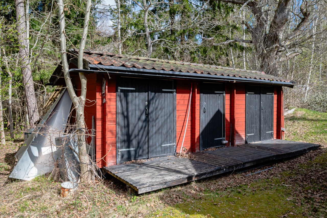 Knektuddsvägen 2