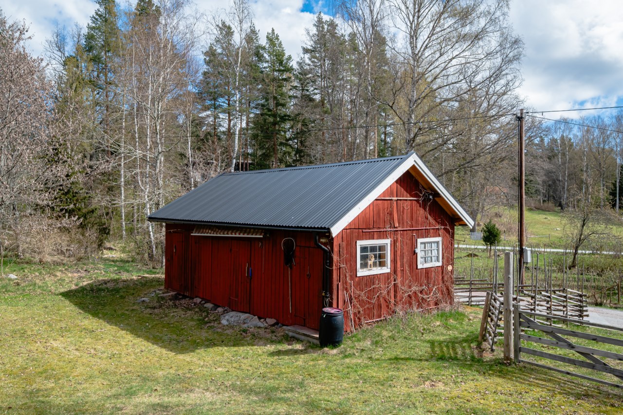 Knektuddsvägen 2
