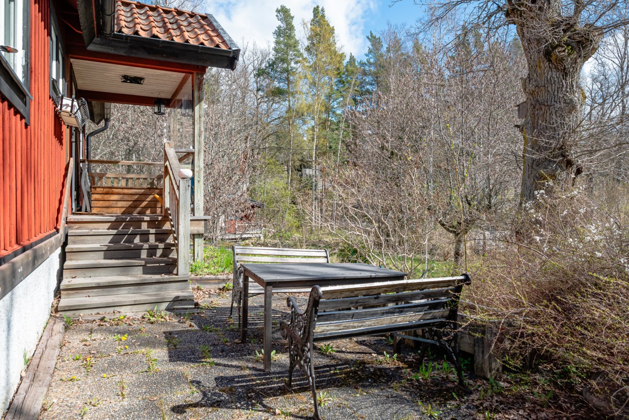 Knektuddsvägen 2