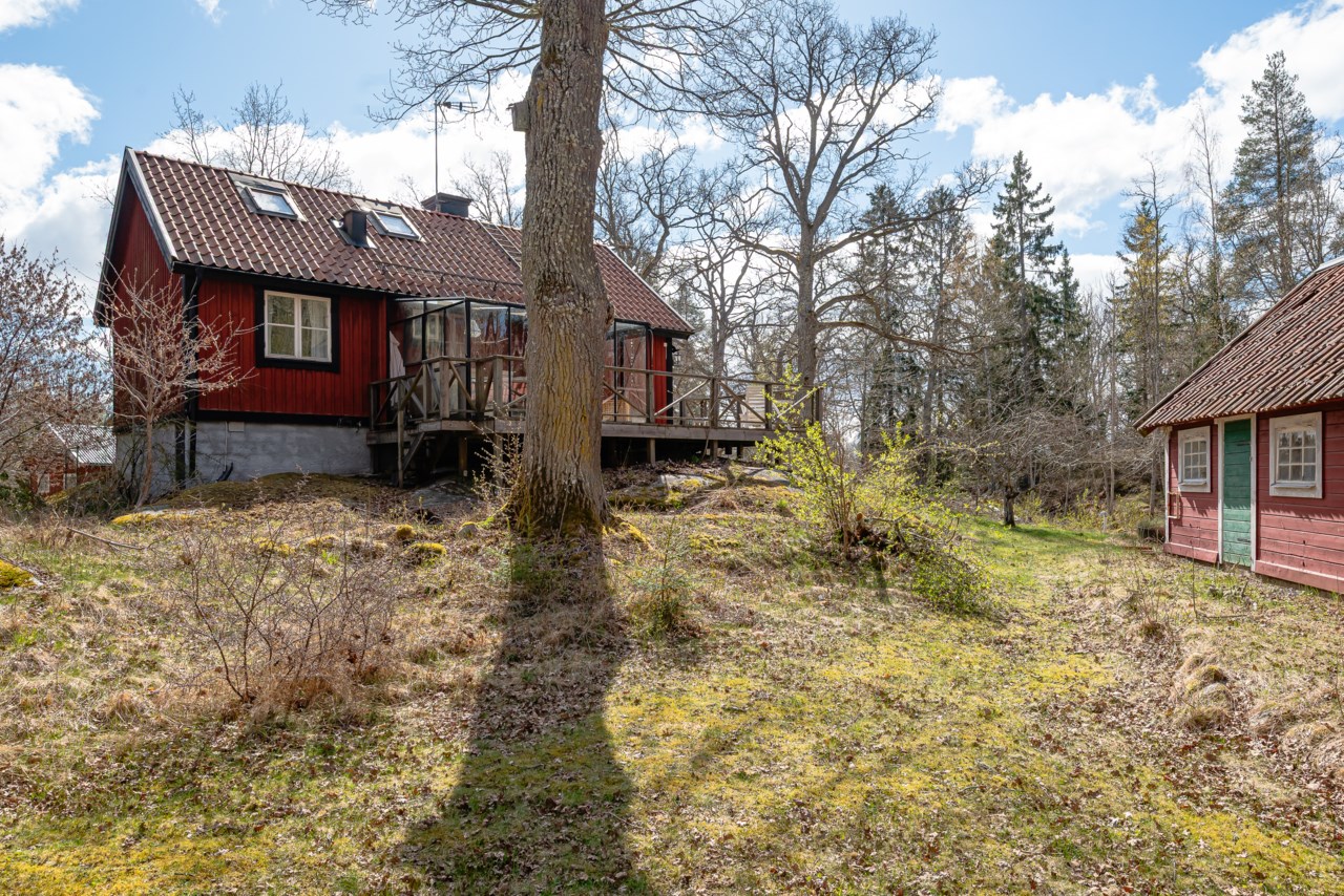 Knektuddsvägen 2