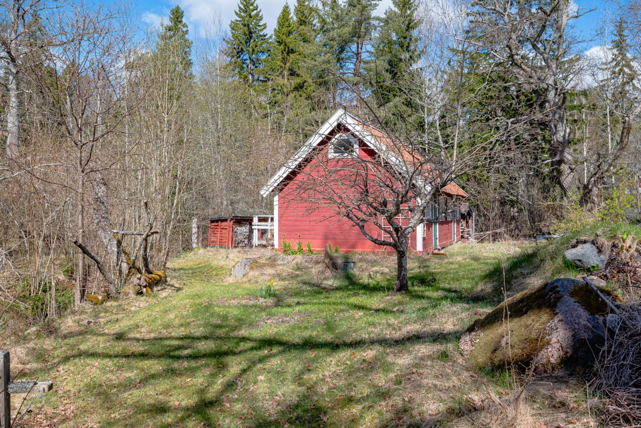 Knektuddsvägen 2