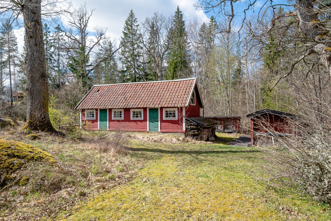 Knektuddsvägen 2