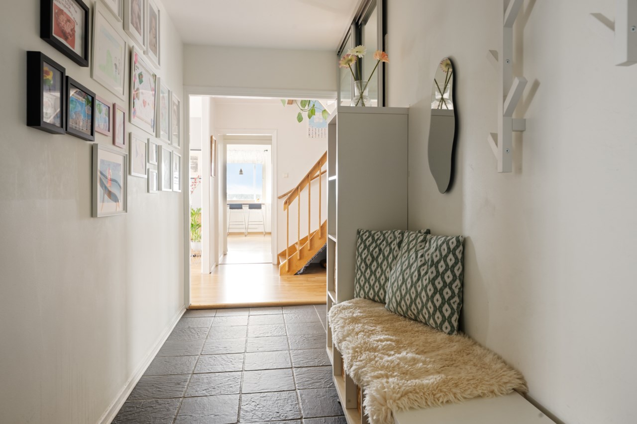 Per Hallströms väg 12
