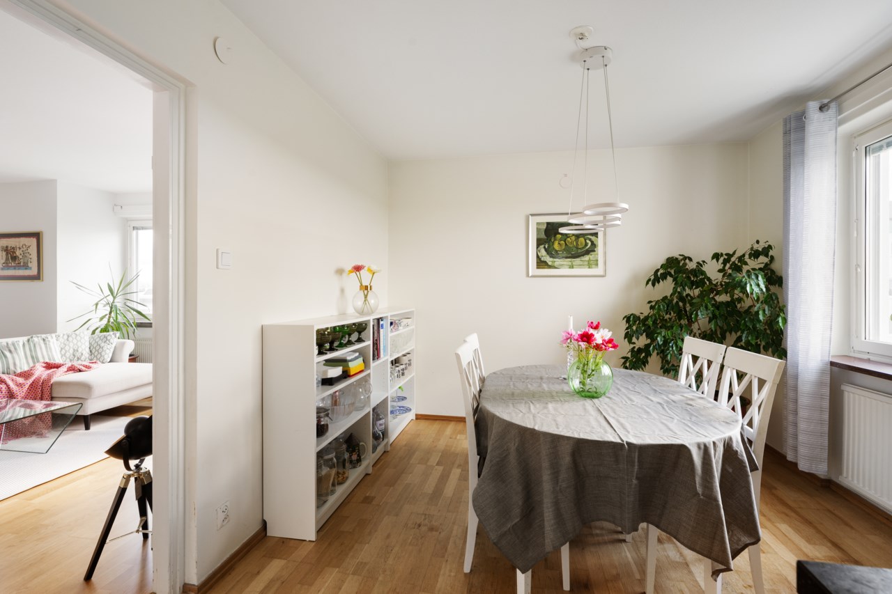 Per Hallströms väg 12