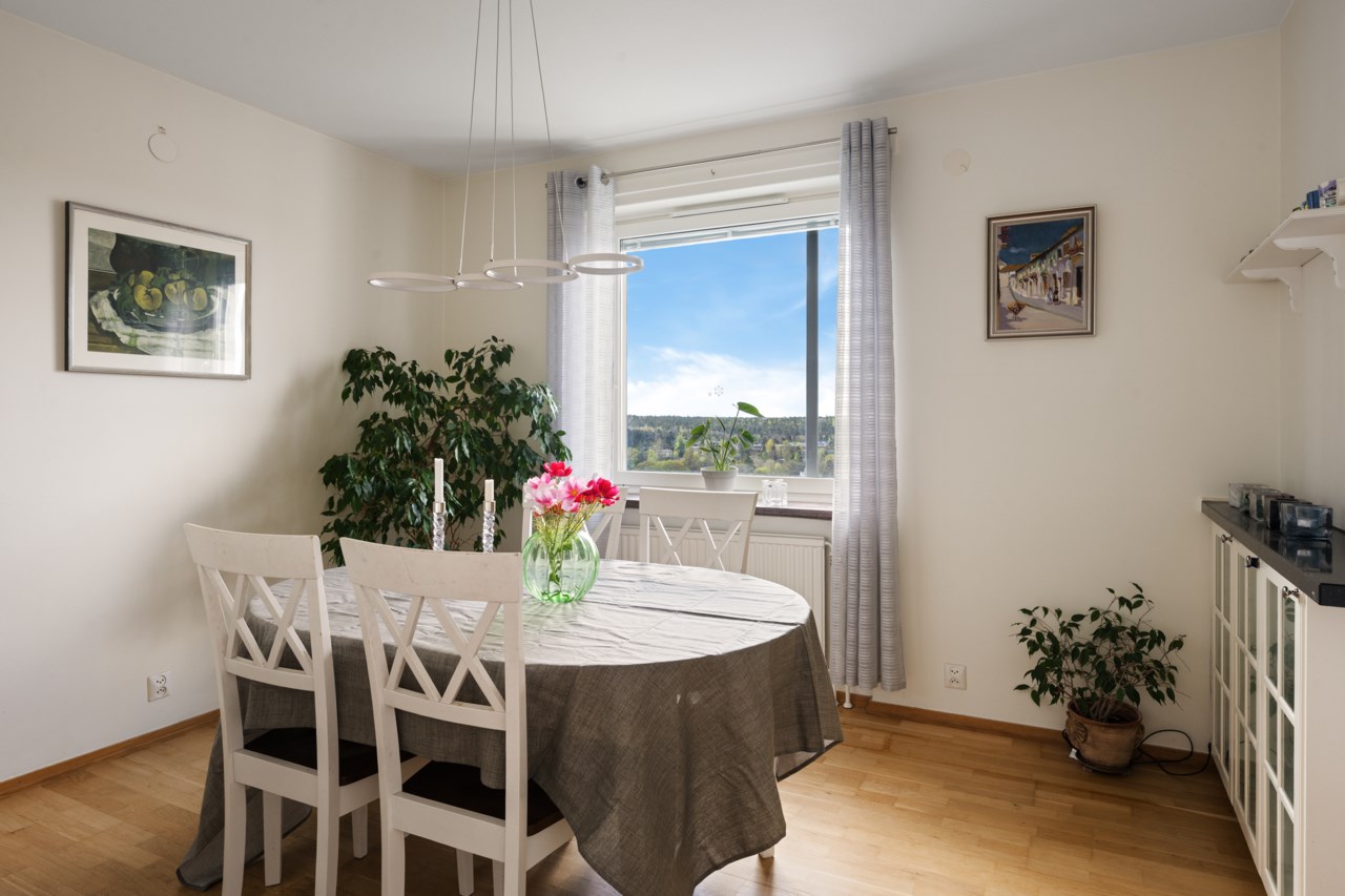 Per Hallströms väg 12