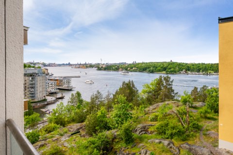 Tre kronors väg 2