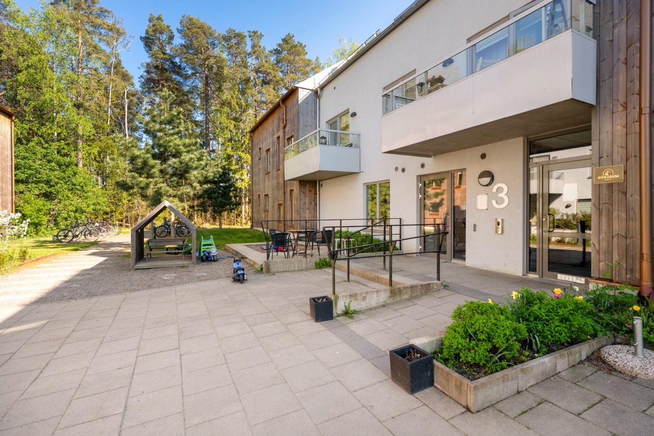 Storkällans väg 1