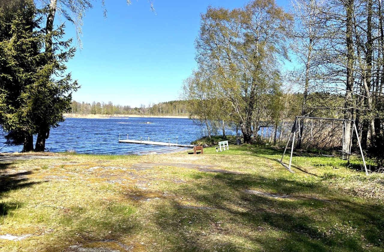 Badplats och brygga
