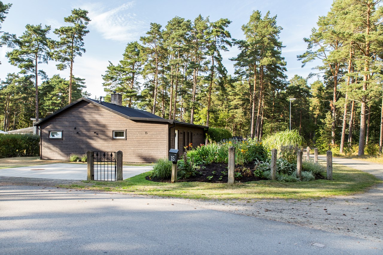 Västra Knottvägen 15
