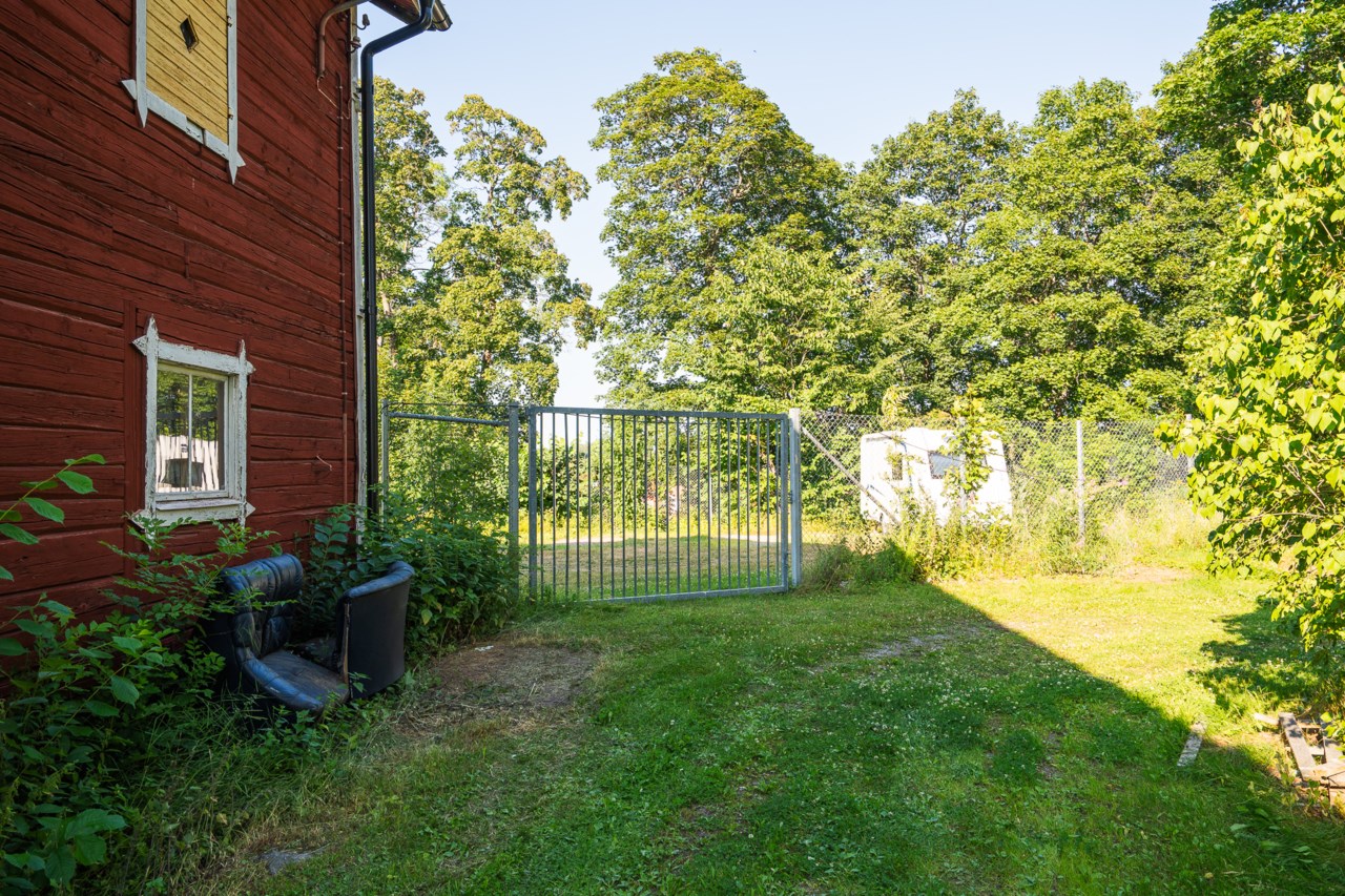 Brottberga Gårdsby