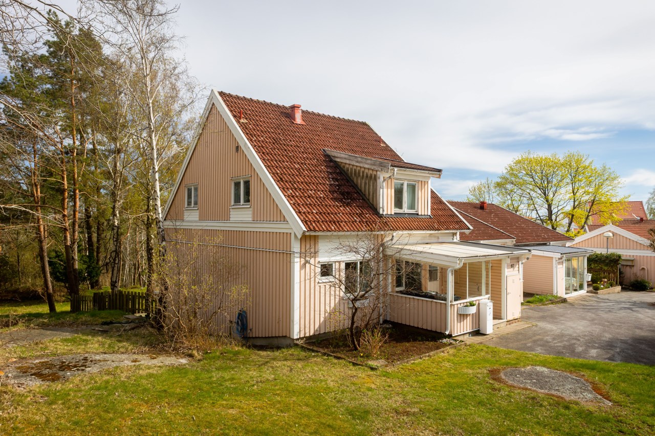 Stratosfärgatan 67