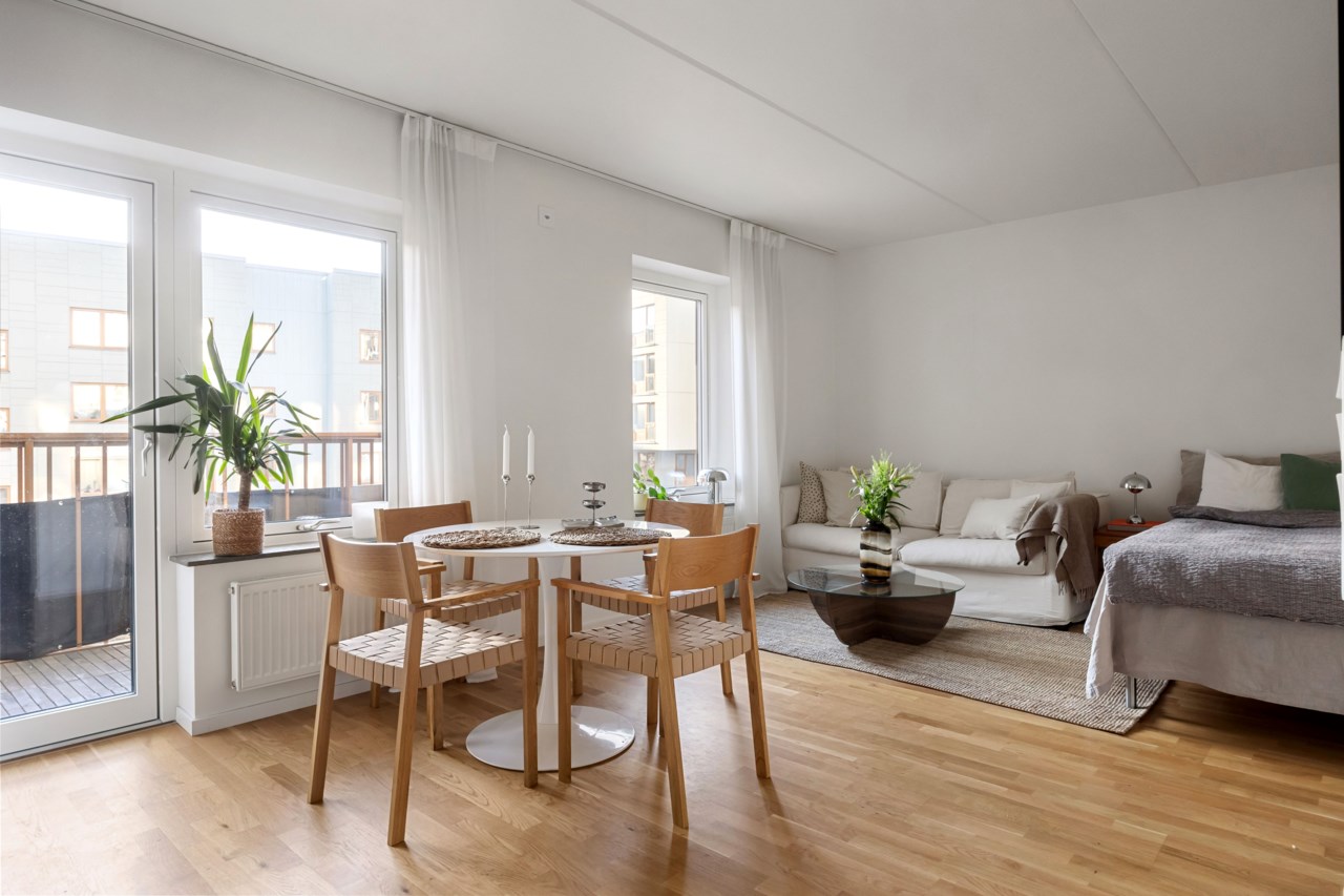 Famngatan 8
