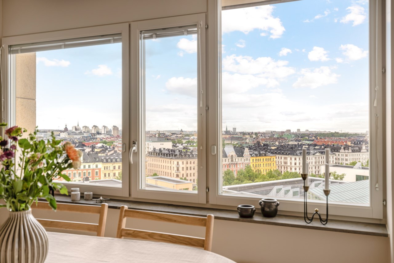 Löjtnantsgatan 3, våning 13!